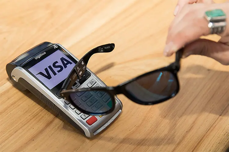 Visa: óculos têm sensor NFC (Visa/Getty Images)