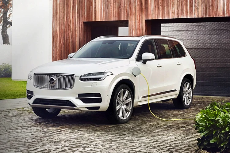 XC90: um dos carros híbridos da Volvo, ele tem autonomia de 35 km quando é 100% elétrico (Volvo/Divulgação)