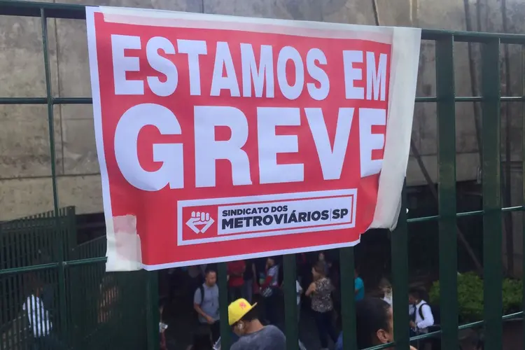 Greve geral: várias categorias profissionais realizaram assembleias e anunciaram adesão ao movimento (Bárbara Ferreira Santos/Site Exame)