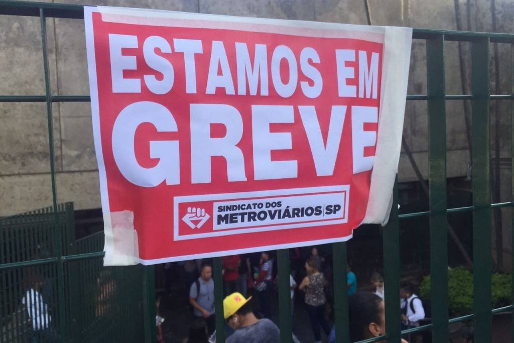 Greve geral fecha estações de metrô de São Paulo