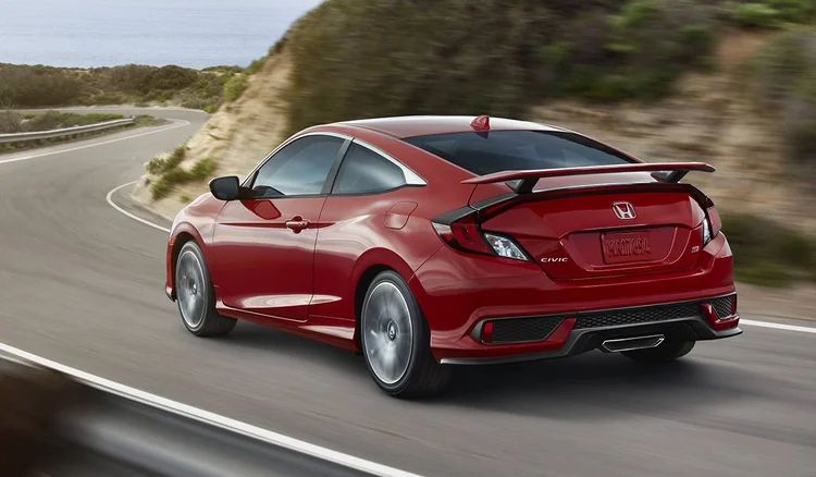 Honda Civic Si: ponteira central e aerofólio são os destaques na traseira (Honda/Divulgação)