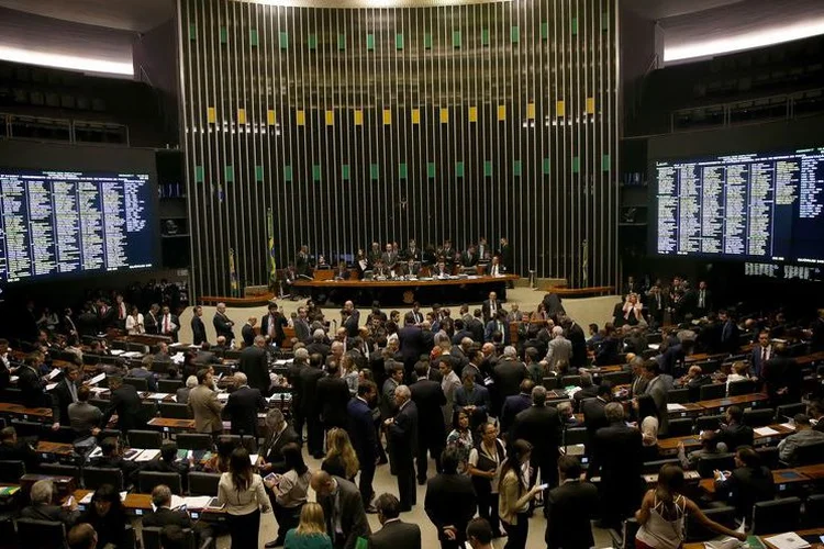 Câmara: caso o PSB feche questão contra a reforma trabalhista, deputados que votarem a favor da proposta poderão ser punidos, em último caso, até com a expulsão da legenda (Wilson Dias/Agência Brasil)