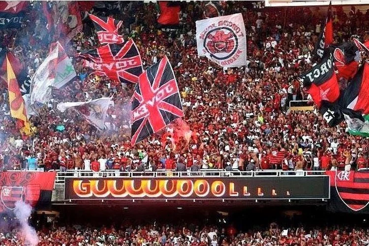 Torcida organizada no Rio: serão cumpridos quatro mandados de prisão, oito de condução coercitiva e 14 de busca e apreensão (Facebook/Torcida Jovem do Flamengo/Divulgação)
