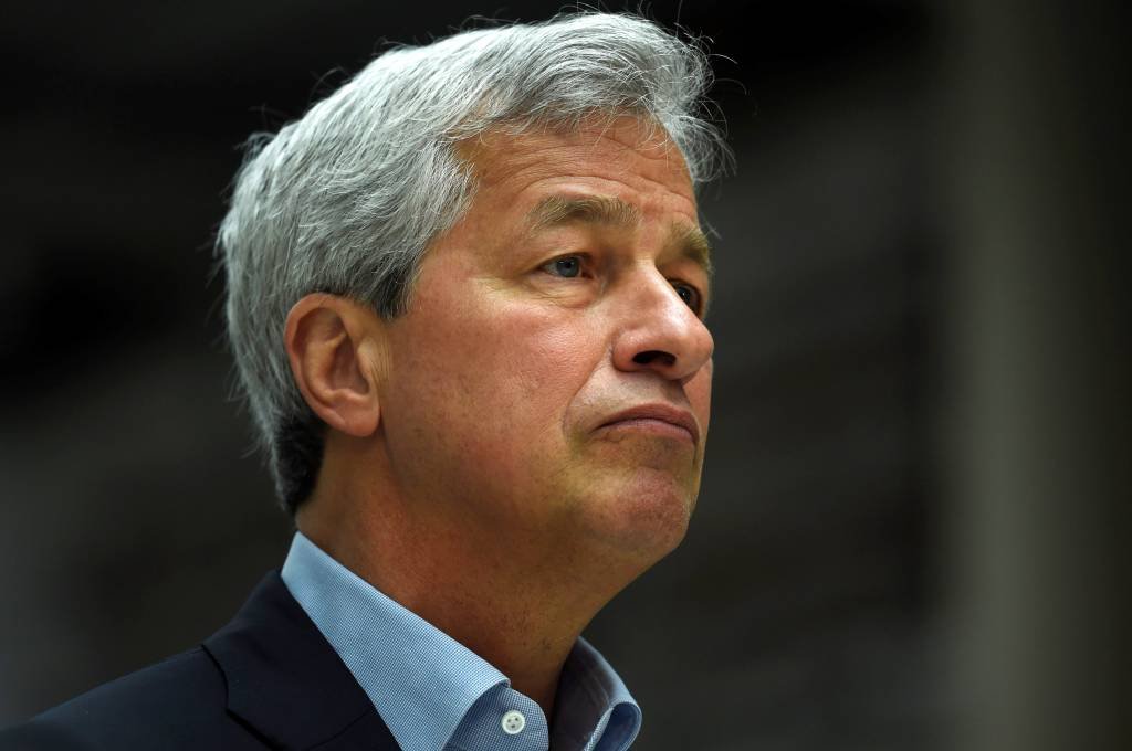 CEO do JPMorgan alerta para ‘tempos perigosos’ com nova guerra
