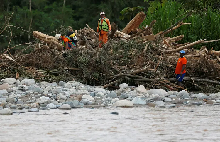 Deslizamento na Colômbia: "Devo informar com grande pesar que o número de falecidos continua aumentando", disse o presidente Juan Manuel Santos (Jaime Saldarriaga/Reuters)