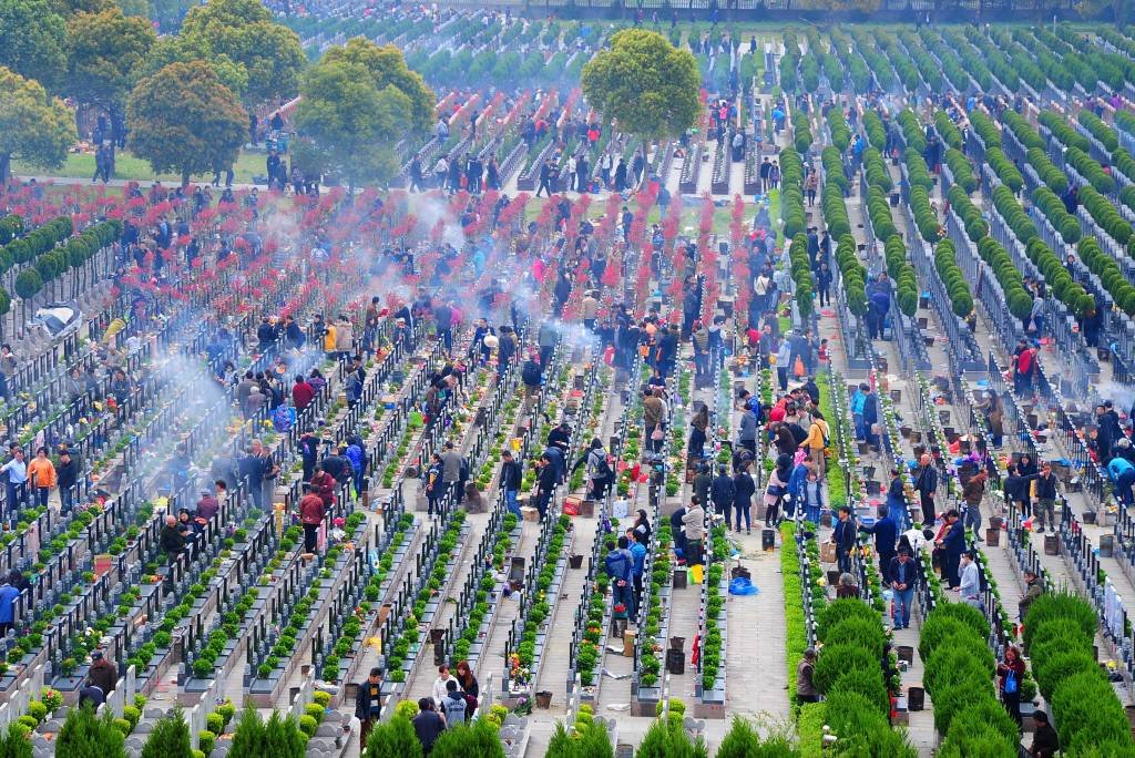 Tradições funerárias na China causam 10 mortes e 3 mil incêndios
