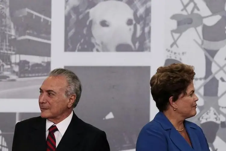 Temer e Dilma: segundo defesa, fala de Temer comprova que impeachment teve desvio de finalidade na origem (Ueslei Marcelino/Reuters)