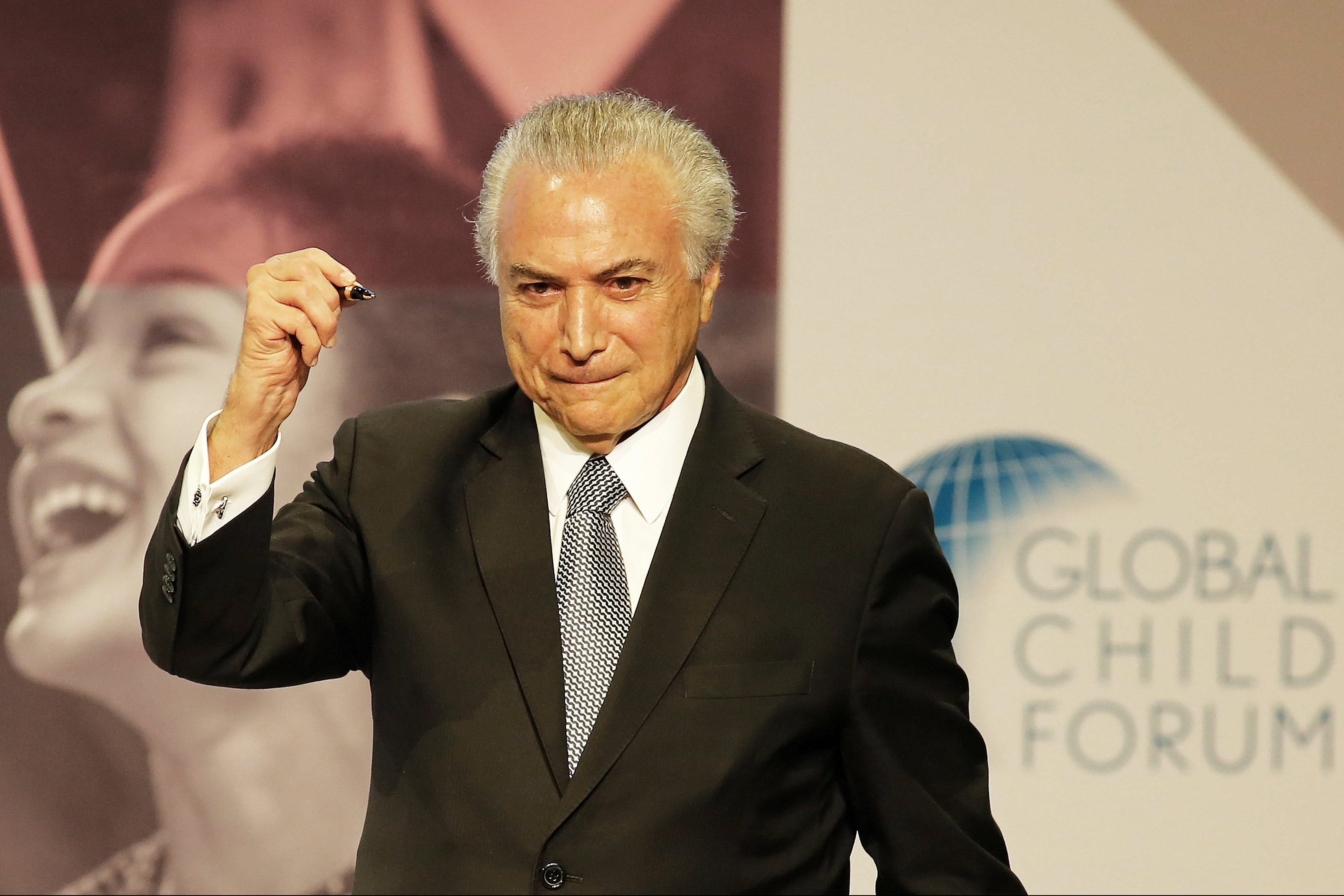 Temer enquadra siglas "infiéis" para aprovar reformas