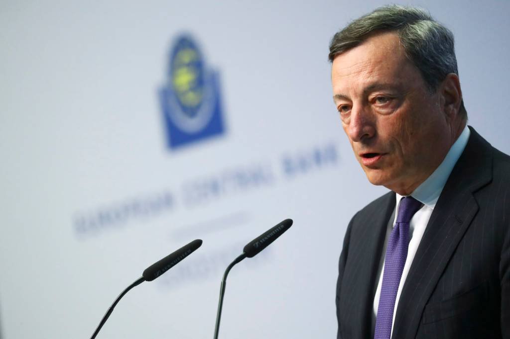 Mario Draghi: "no geral, estamos cada vez mais confiantes de que a inflação acabará caminhando para níveis em linha com o nosso objetivo" (Kai Pfaffenbach/Reuters)