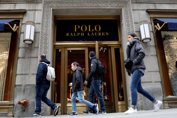 Loja da Polo em NY: a empresa não especificou o número de empregos que serão cortados (Brendan McDermid/Reuters)