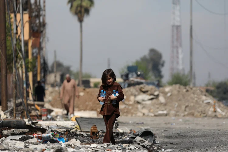 Mosul: muitos combatentes do EI se escondem entre os milhares de civis em Mosul (Andres Martinez Casares/Reuters)