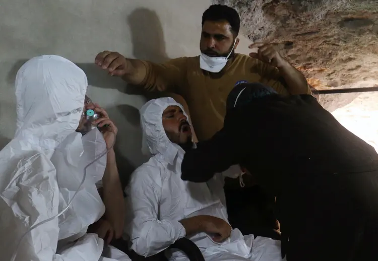 Ataque na Síria: os feridos apresentavam sintomas de asfixia, vômitos e espasmos e alguns espumavam pela boca, denunciaram essas fontes (Ammar Abdullah/Reuters)