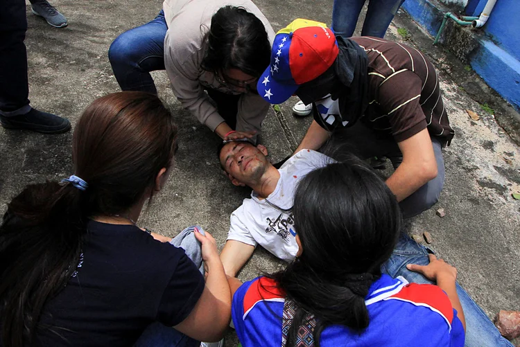 Protesto: estudantes bloquearam as ruas para protestar contra as decisões do Supremo (Carlos Eduardo Ramirez/Reuters)