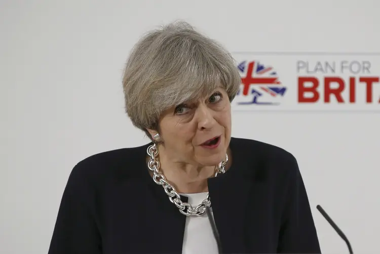 Theresa May: o Reino Unido suspendeu campanhas após o ataque na segunda-feira (Andrew Yates/Reuters)