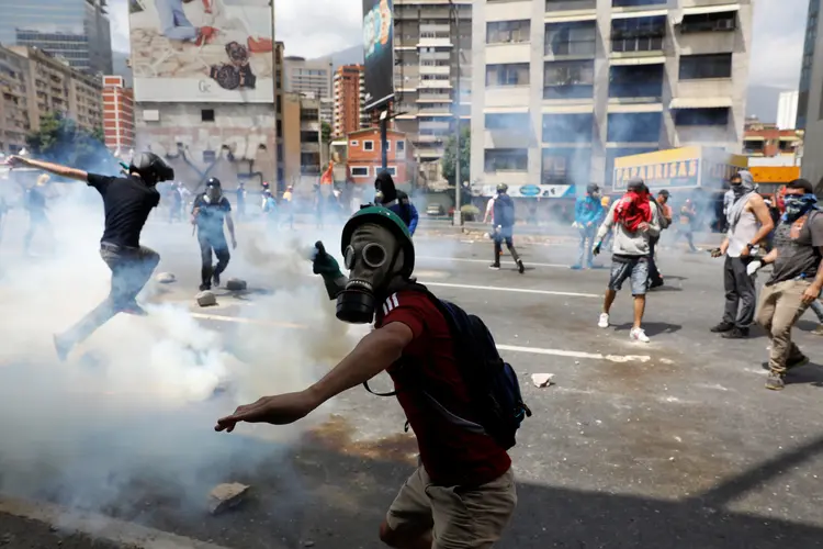 Protesto na Venezuela: um jovem morreu na última manifestação (Carlos Garcia Rawlins/Reuters)