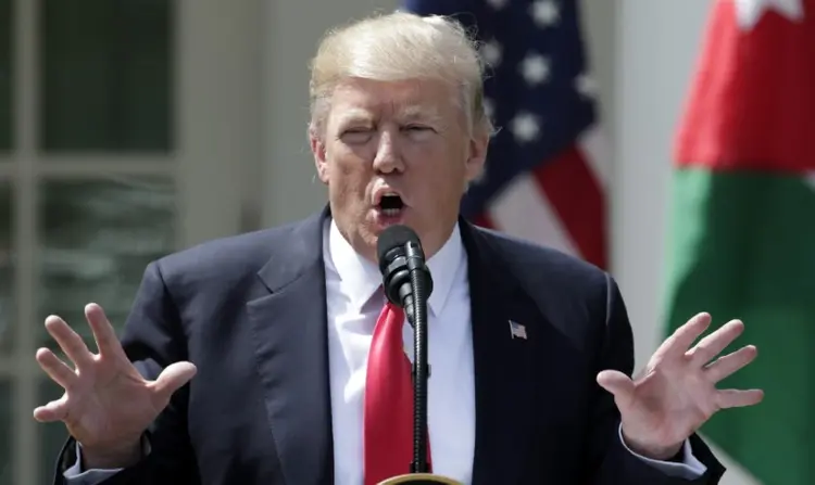 Trump: No início deste mês, os Estados Unidos bombardearam uma base aérea síria (Yuri Gripas/Reuters)