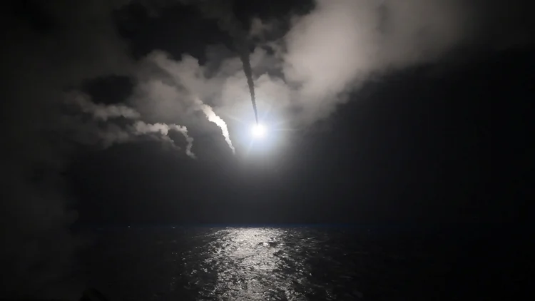 Mísseis: o ataque por parte dos EUA aconteceu depois de um bombardeio com armas químicas em uma cidade síria (Ford Williams/Courtesy U.S. Navy/Reuters)