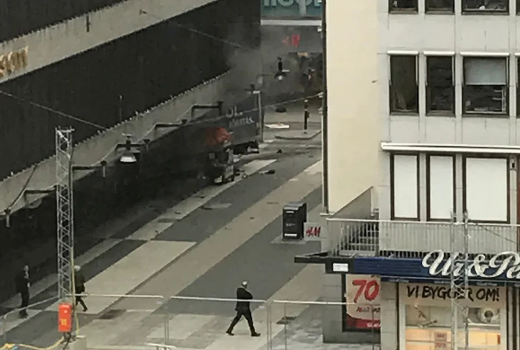 Estocolmo: o incidente aconteceu na rua Drottninggatan, uma das principais do centro da cidade (TT News Agency/Andreas Schyman/Reuters)