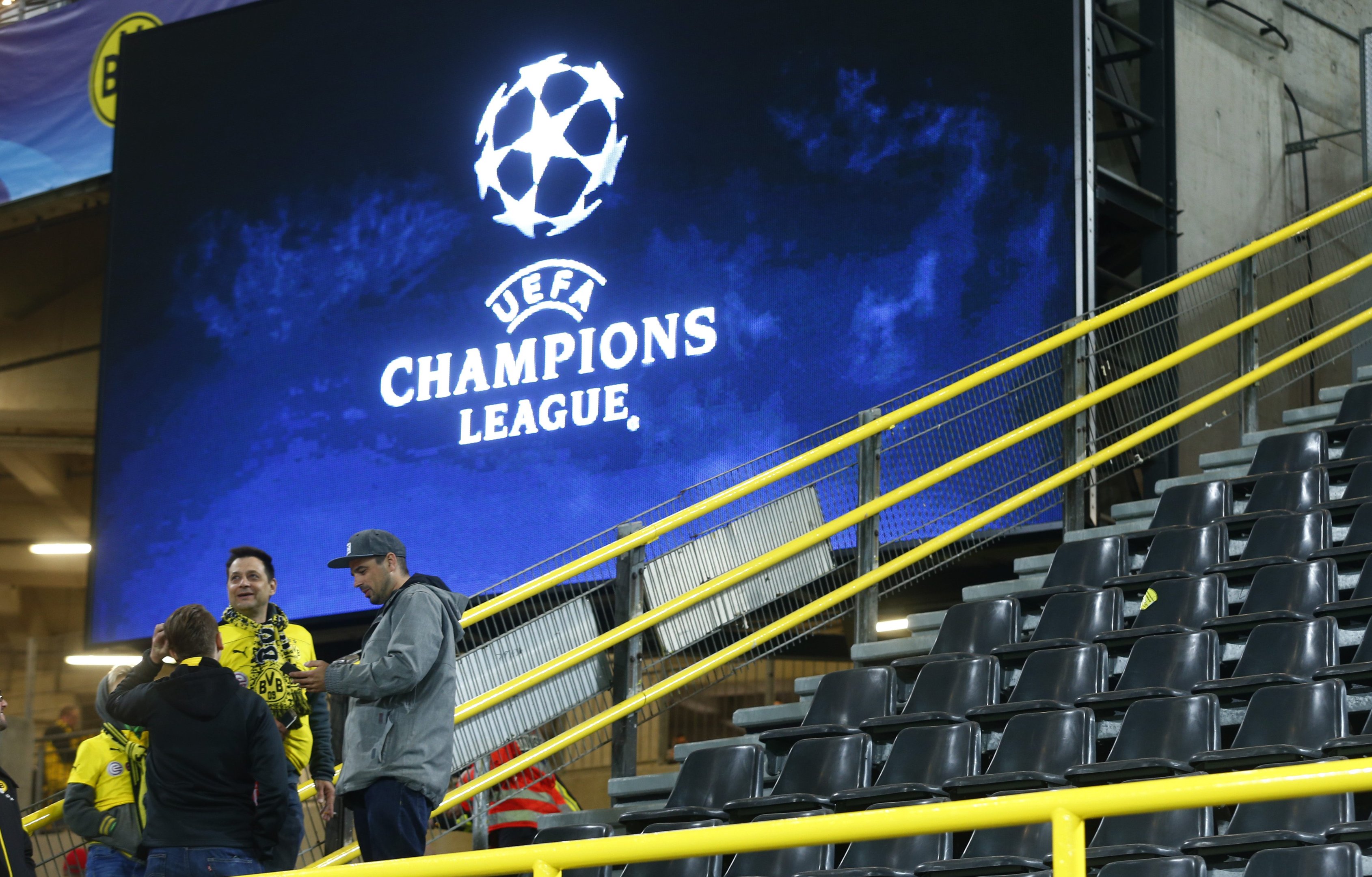 Polícia reforça segurança em estádio de Dortmund após ataque