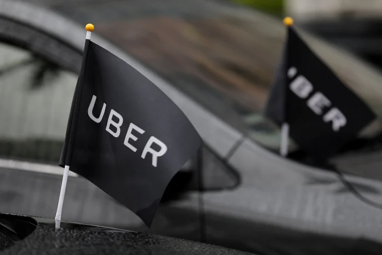 Uber: caso foi aberto por uma associação de taxistas de Barcelona, que argumentou que o Uber promove competição desleal por meio do serviço UberPOP (Tyrone Siu/Reuters)