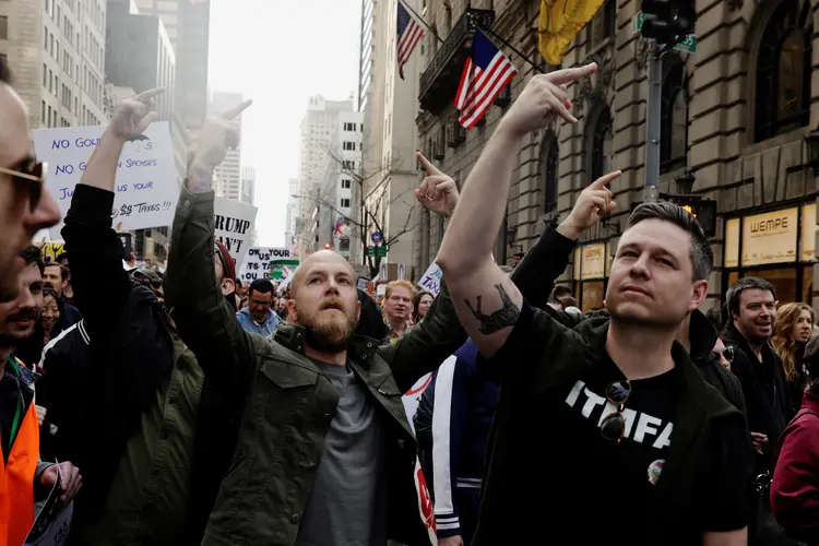 Protestos contra Trump: Movimento "Marcha dos impostos" pediu transparência do presidente (Lucas Jackson/Reuters)