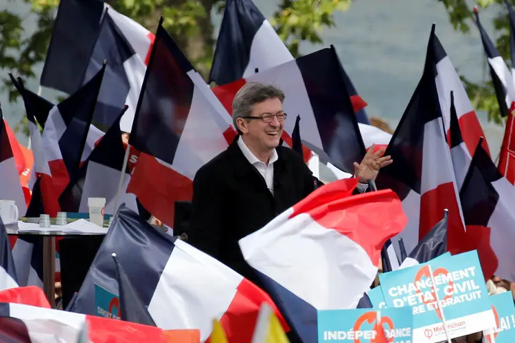 Jean-Luc Mélenchon: "nós representamos uma França de beleza e generosidade, que começa a cada novo dia ciente de nosso lema -- liberdade, igualdade e fraternidade" (Regis Duvignau/Reuters)