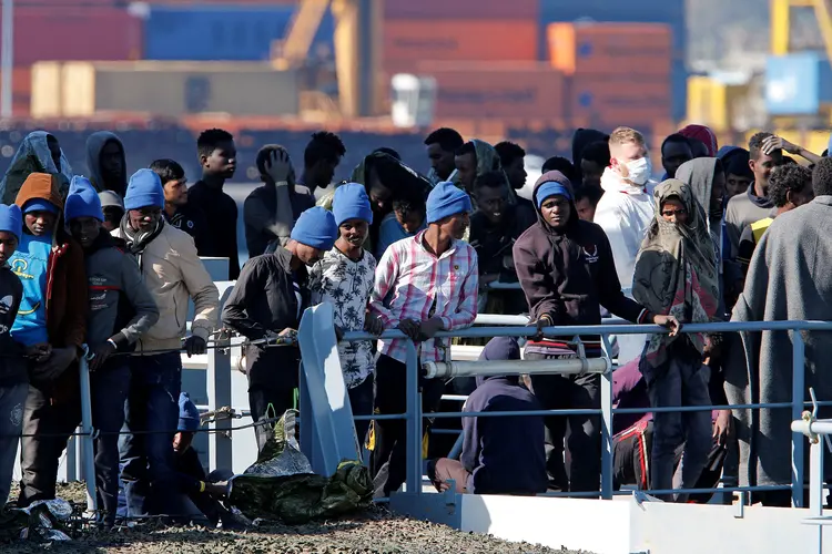 Migrantes: cerca de 27.000 migrantes procedentes principalmente da África subsahariana desembarcaram na Itália neste ano (Antonio Parrinello/Reuters)