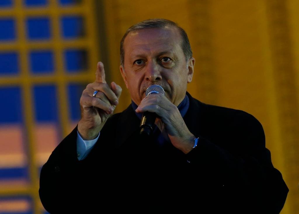 Erdogan reitera promessa de promover referendo sobre UE