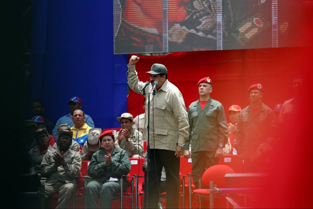 Maduro ativa plano militar para manter ordem interna na Venezuela