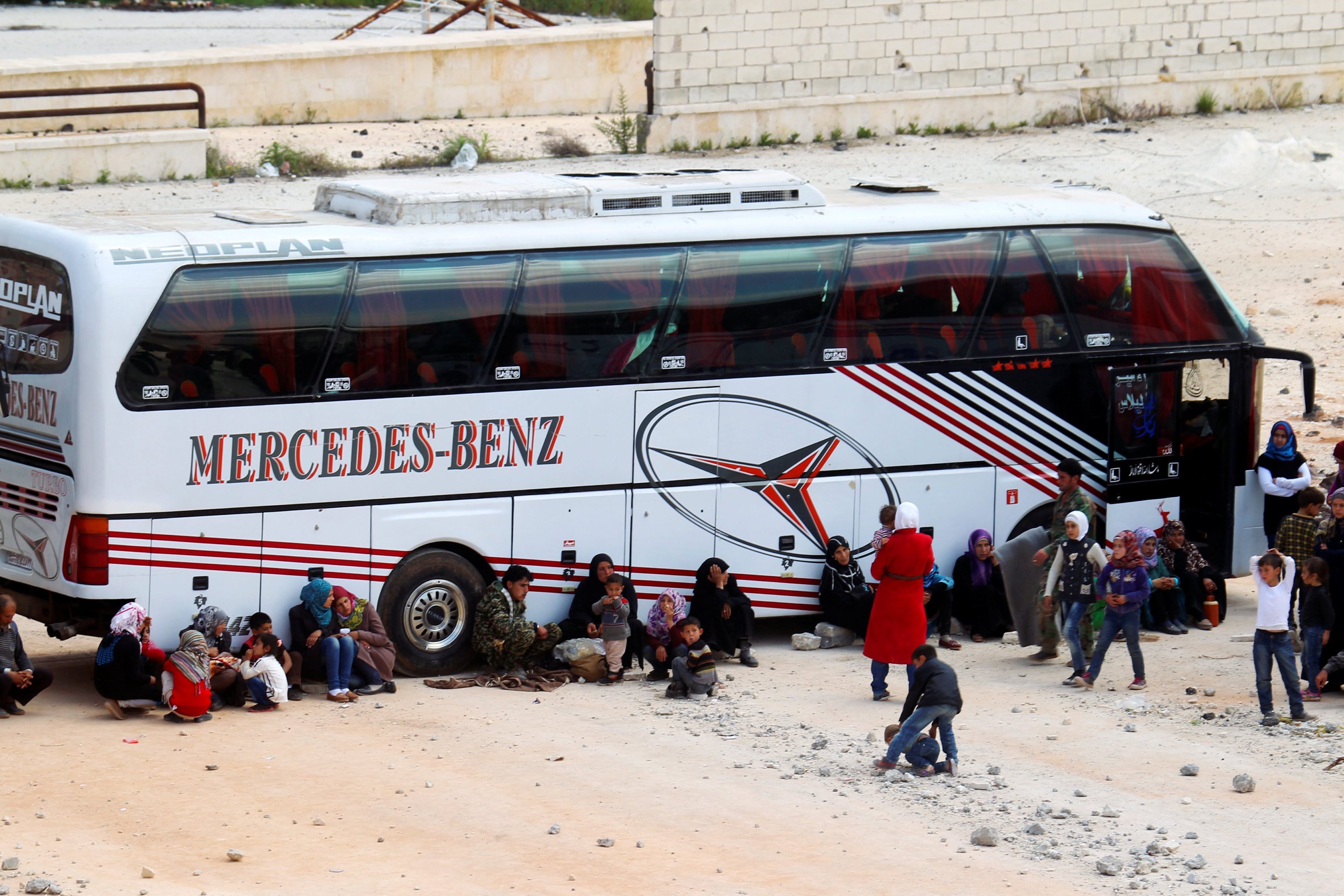 Operação de retirada de moradores é suspensa em região de Aleppo