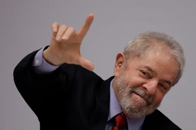 Lula: a tag em apoio ao ex-presidente surgiu na rede já na madrugada, em terceiro lugar, e permaneceu na segunda posição pelas quatro horas seguintes (Ueslei Marcelino/Reuters)