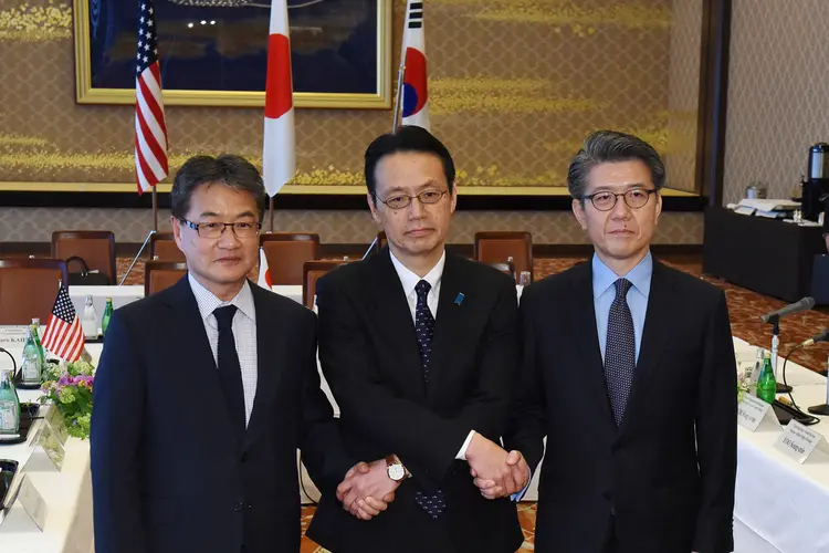 Representantes dos três países citados pediram "contenção" para evitar uma escalada militar (Toru Yamanaka/Reuters)