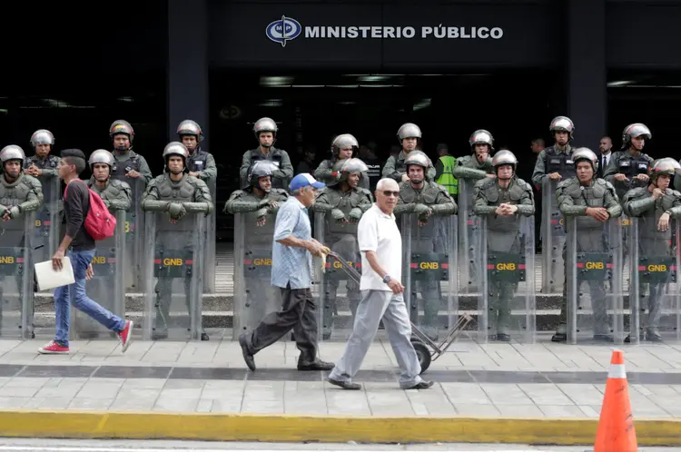 Venezuela: até agora as manifestações com destino ao coração da cidade foram bloqueadas pelas forças de segurança (Marco Bello/Reuters)
