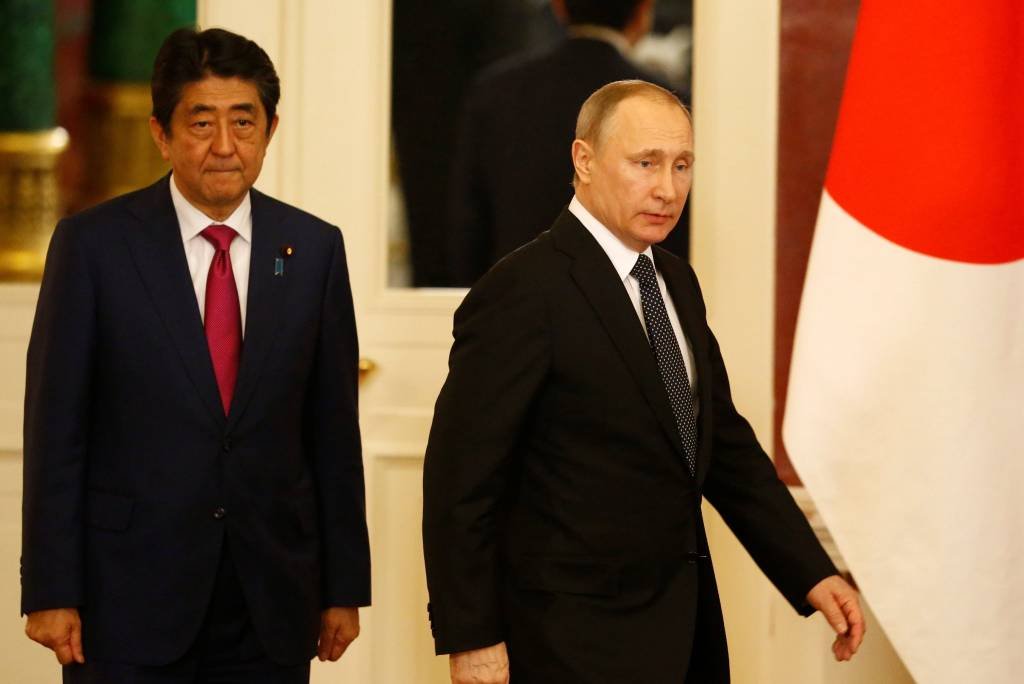 Putin e Abe defendem reatamento de negociação com Coreia do Norte