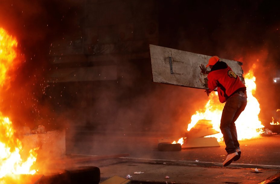 Membro do MST, em São Paulo, durante greve geral, contra reformas propostas pelo governo Temer