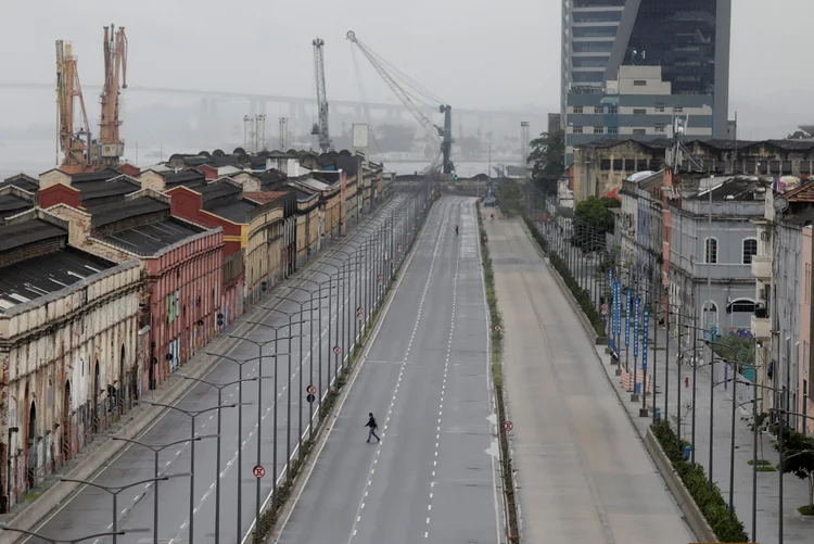 Avenida deserta no centro do Rio de Janeiro durante greve geral do dia 28/04/2017 (Ricardo Moraes/Reuters)