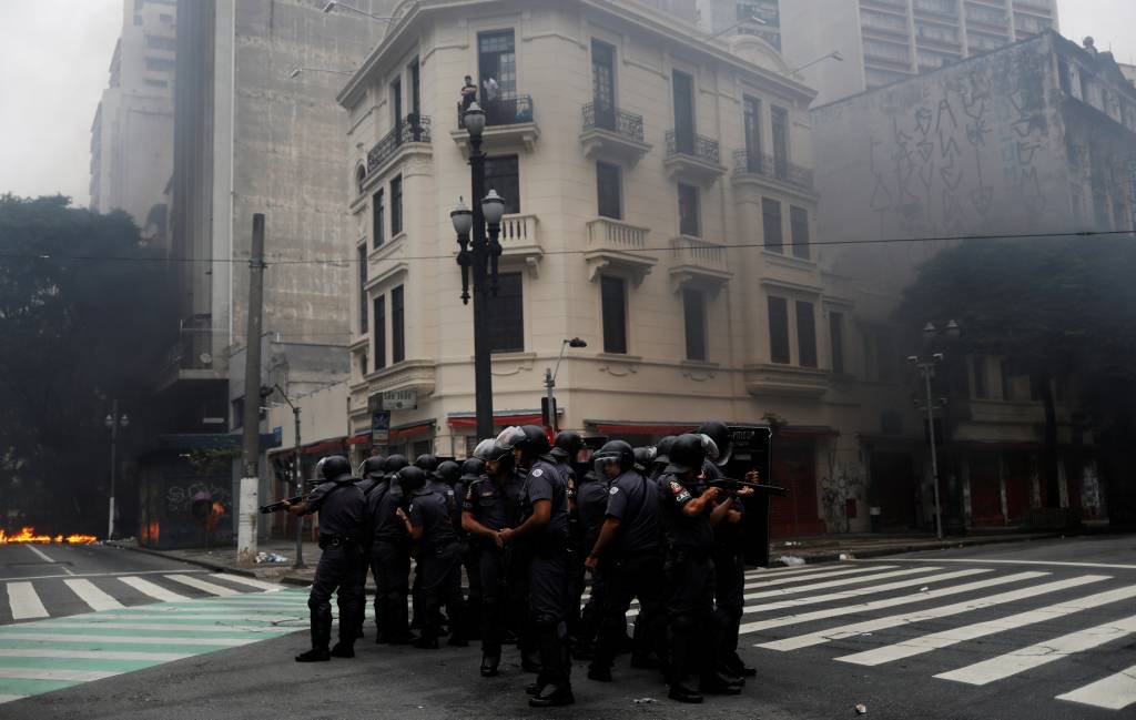 Polícia Militar prende 16 manifestantes em São Paulo