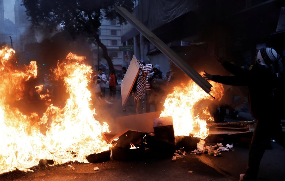 Protesto do MST, durante greve geral, em São Paulo