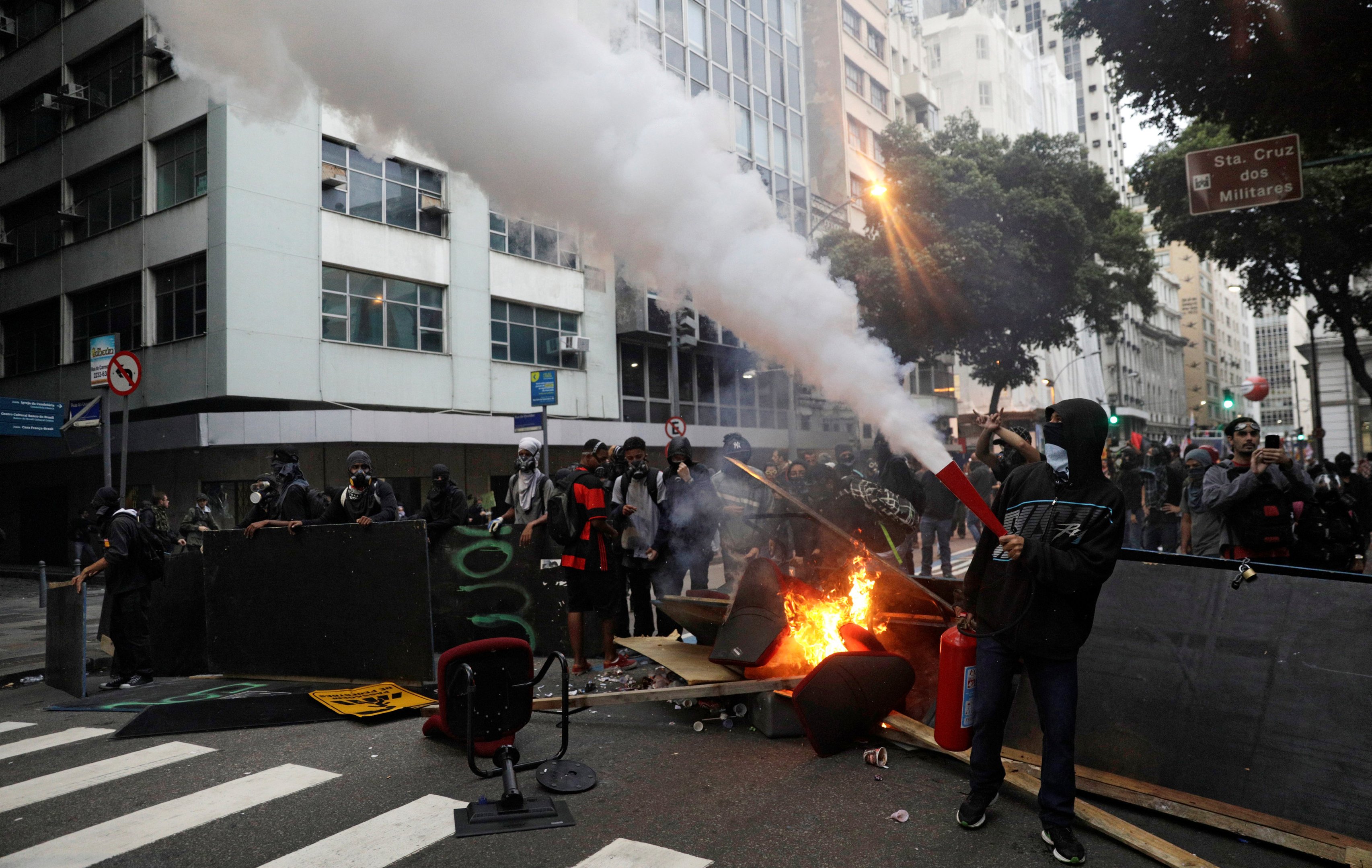 Nada justifica investida com bombas pela polícia, diz OAB-RJ