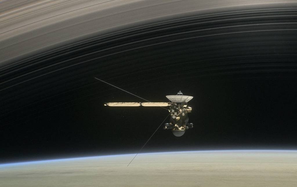 Nasa divulga primeiras fotos de dentro de anéis de Saturno
