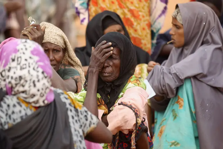Fome: a situação atual é o resultado de múltiplos fatores: seca, falta de fundos e os conflitos, que provocam deslocamentos em massa (Oli Scarff/Getty Images)