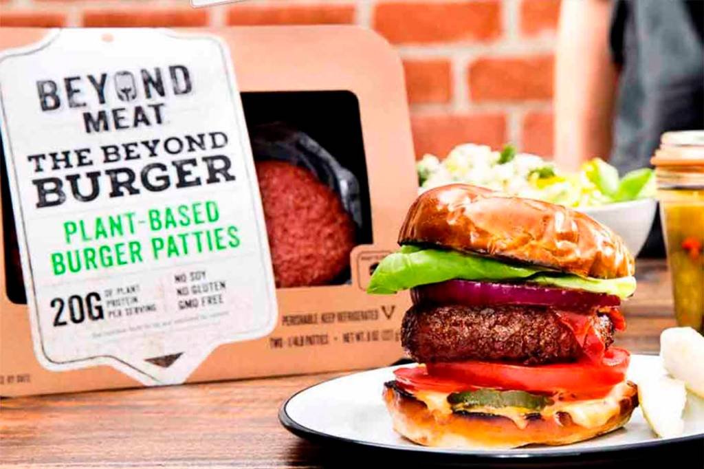 Hambúrgueres veganos: opção diante da falta de carne bovina (Beyond Meat/Divulgação)