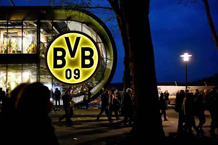 Borussia Dortmund: duas horas antes da partida entre Borussia e Monaco, o ônibus foi sacudido por três explosões, quando partida do hotel em direção do estádio Signal Iduna Park (Lukas Schulze/Getty Images)