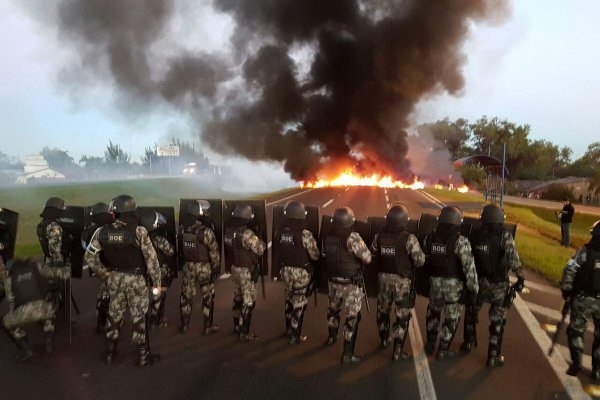 Greve geral bloqueia algumas rodovias do RS