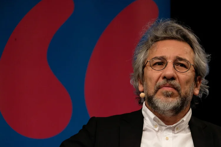 Can Dündar: o jornalista é considerado pelas autoridades como um traidor por ter revelado em 2015 que os serviços secretos turcos entregaram armas aos islamistas na Síria (Getty Images/Getty Images)