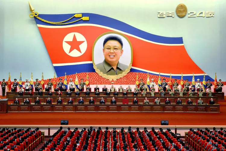 Oficiais da Coreia do Norte  (KCNA/Reuters)