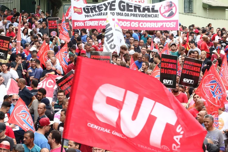 CUT: segundo a CUT, o que está marcado para segunda-feira é uma manifestação como todas as outras que vêm sendo feitas pela Central na Avenida Paulista (Roberto Parizotti/CUT/Divulgação)