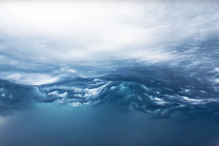 Asperitas: nuvem se forma em baixa altitude, e surge do choque e sobreposição de duas massas de ar com temperatura e densidade diferentes (Top 10 Stuff/Reprodução)