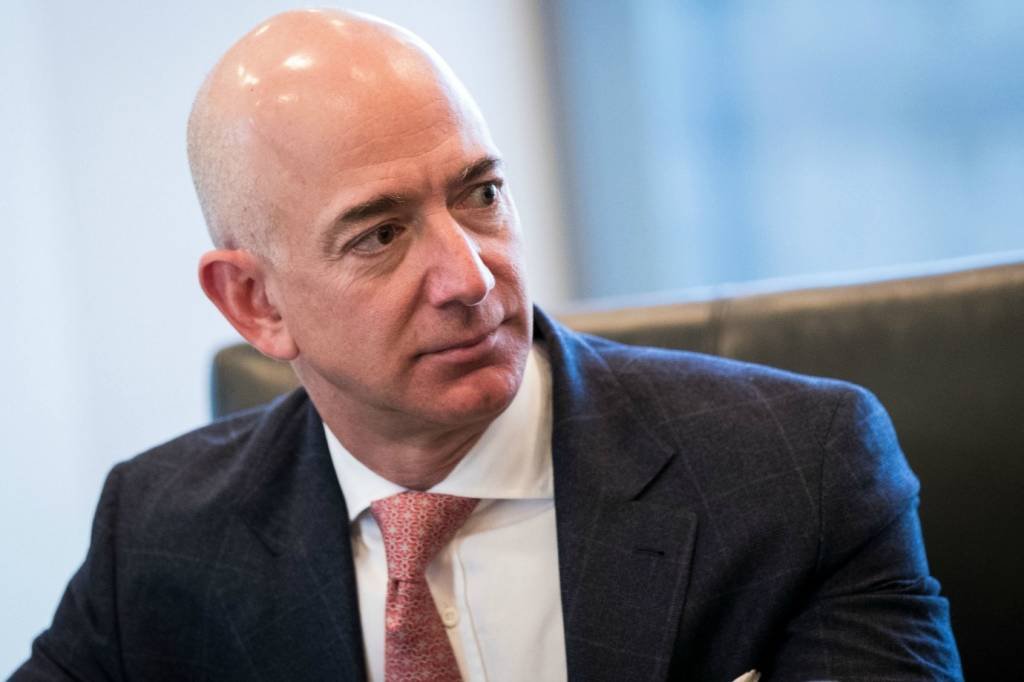 Jeff Bezos: extorsão e fotos embaraçosas não me distrairão