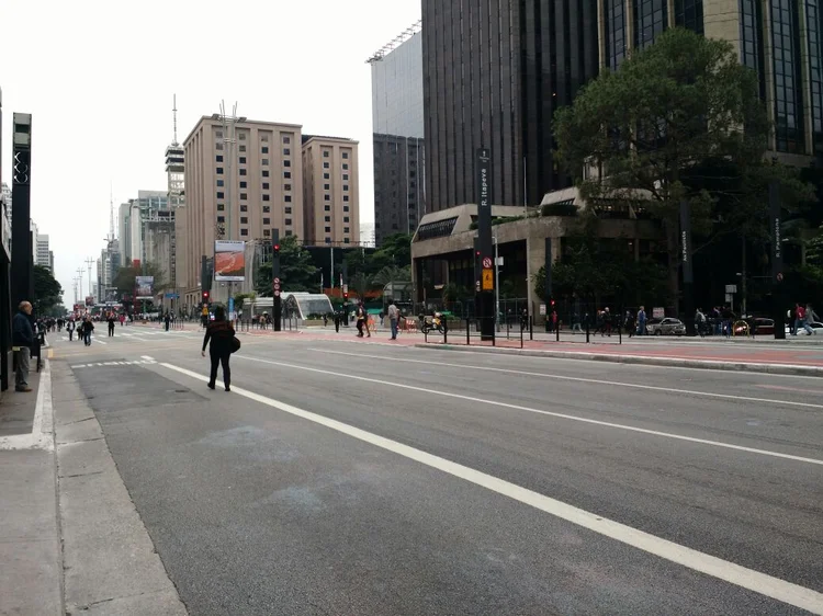 Av. Paulista: o padrão das bicicleta não é uma regra, os criminosos também usam motos (Ana Prado/Site Exame)